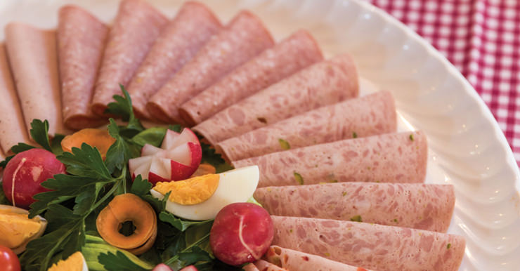 Nahaufnahme der rustikalen Wurstplatte