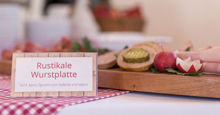 Nahaufnahme der rustikalen Wurstplatte